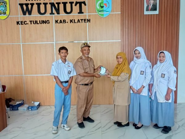 Penarikan PKL Siswa SMK Muhammadiyah 1 Jatinom di kantor desa wunut