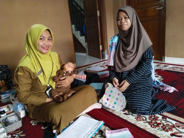 Posyandu : Ujung tombak pelayanan kesehatan di Desa Wunut